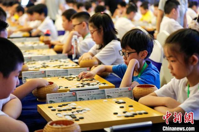 围棋少年黄山对弈