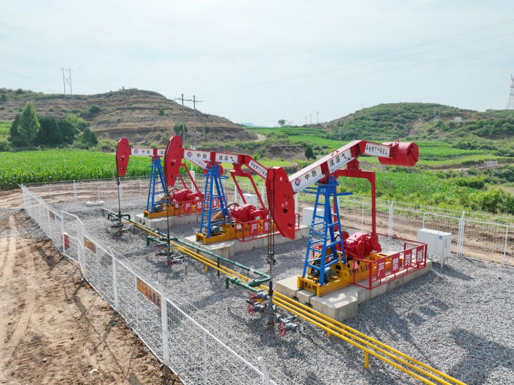 图为中联公司潘河区块薄煤层气井排采现场(中联公司供图)