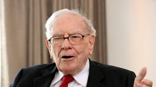 当地时刻2023年4月11日，日本东京，巴菲特接收采访。视觉中国 贵寓图