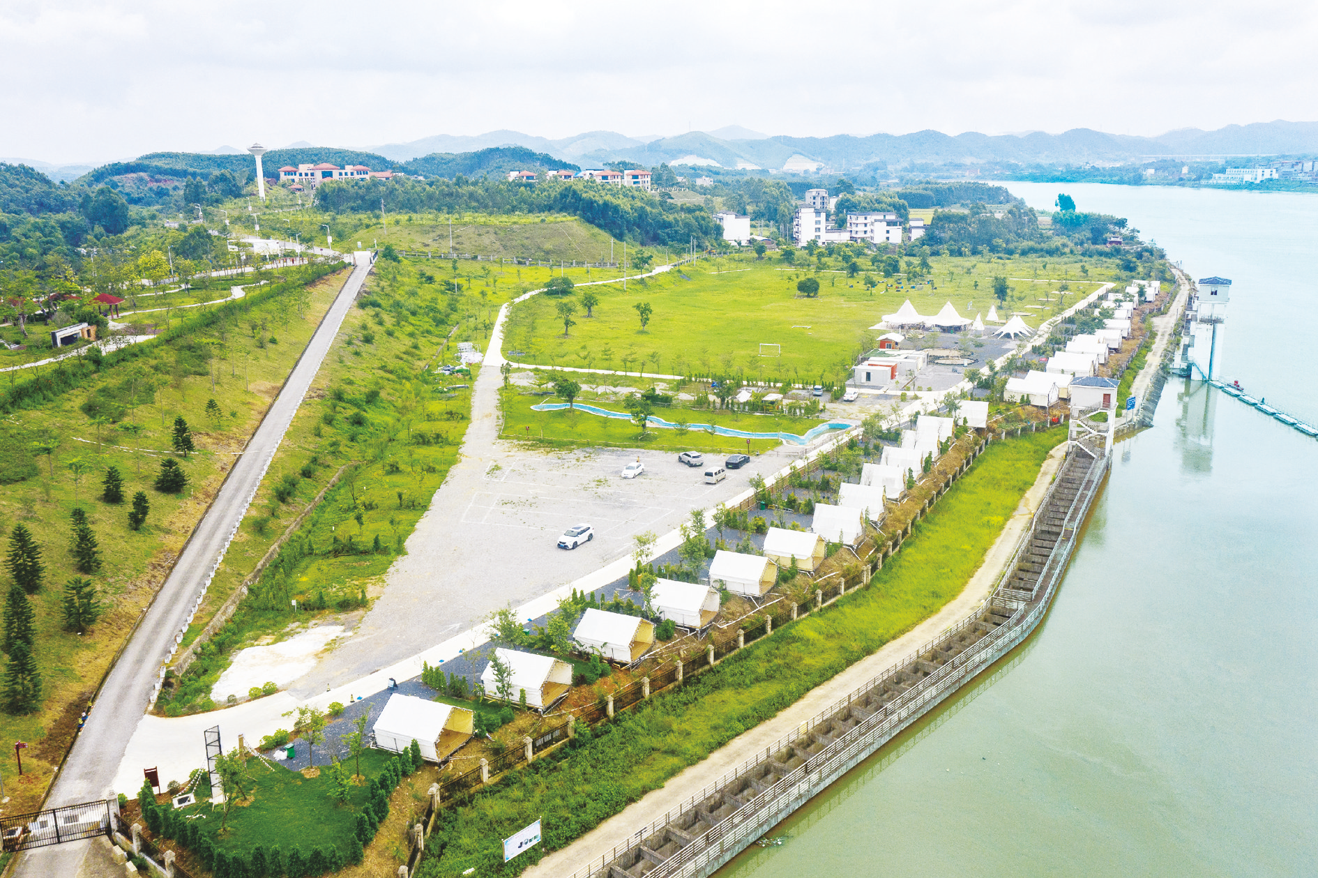 &nbsp;&nbsp;&nbsp;&nbsp;▲位于老口水利枢纽的研学基地,为市民游客