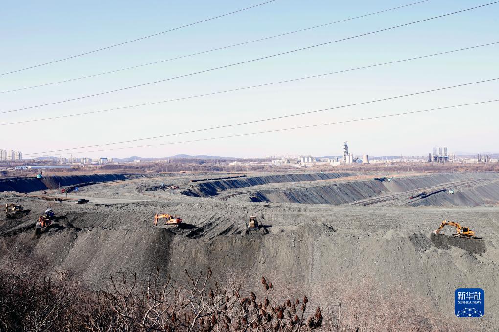 新华全媒 丨抚顺西露天矿:生态修复换新颜|抚顺市_新浪新闻