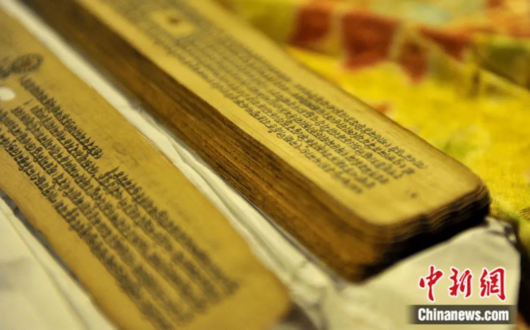 布达拉宫内保存的梵文贝叶经.李林 摄