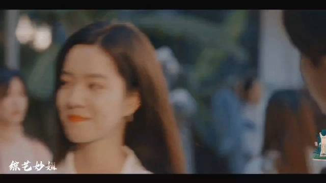 倦爷跟林语惊比心这段周翊然演的好自然啊……|周翊然_新浪新闻