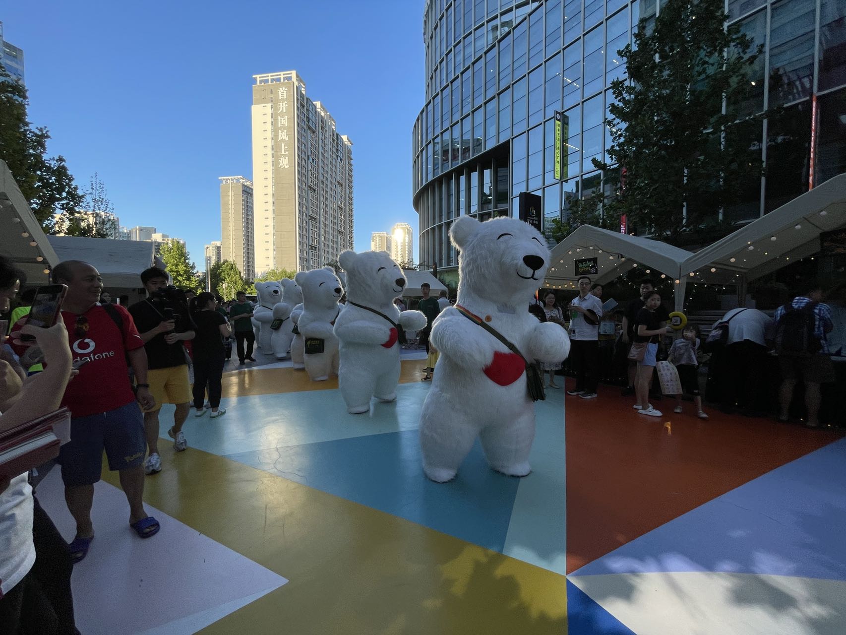 望京小街"熊出没",30个主题邮局集中亮相|柏林_新浪财经_新浪网