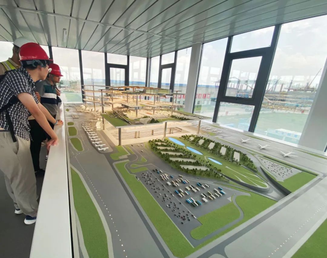 白云机场三期沙盘,各楼层功能一目了然.周亮/摄