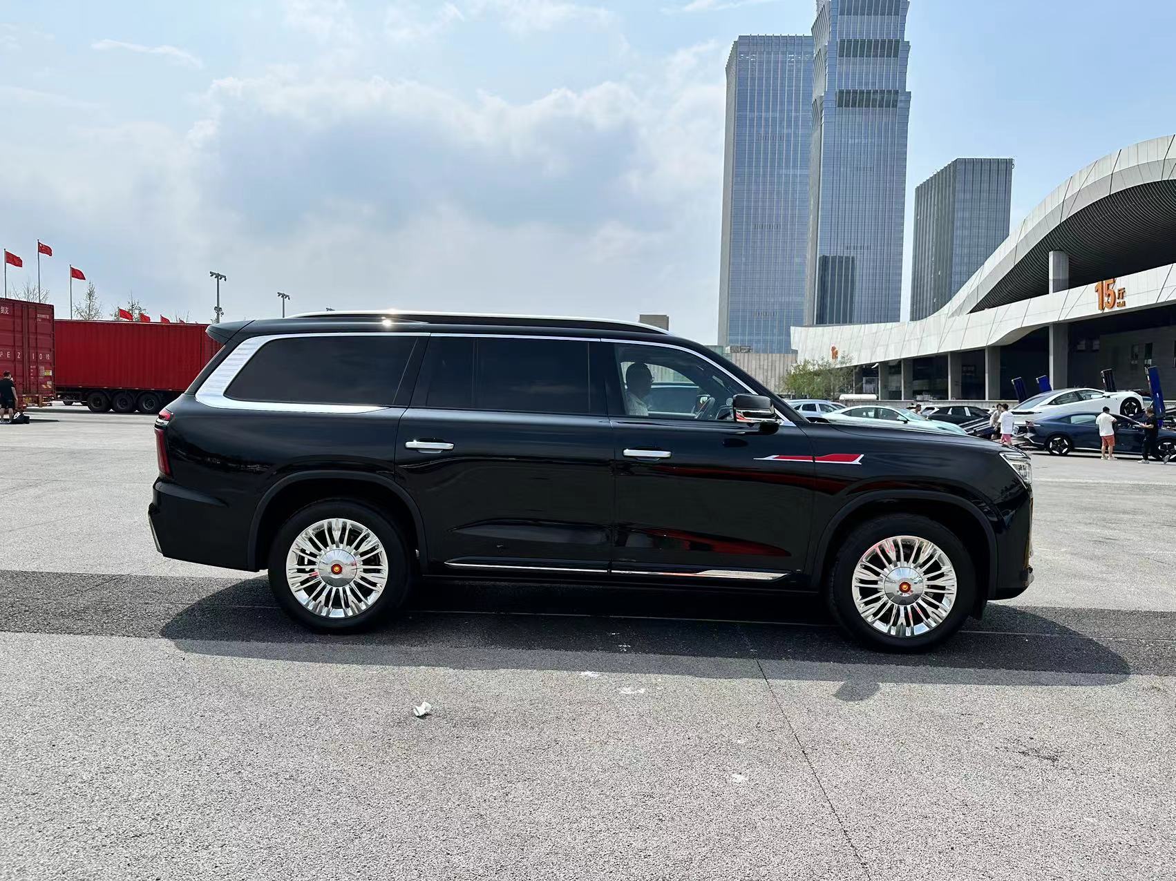 2023成都车展探馆新款红旗ls7