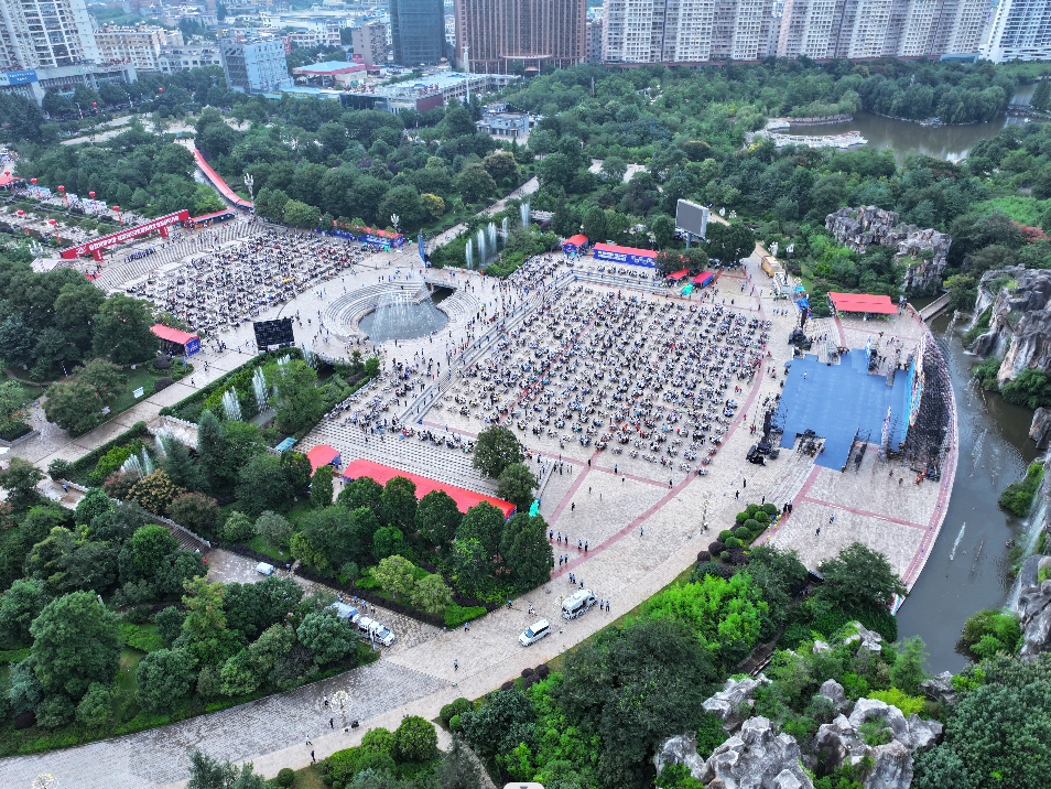 云南宣威市举行火腿美食文化旅游节
