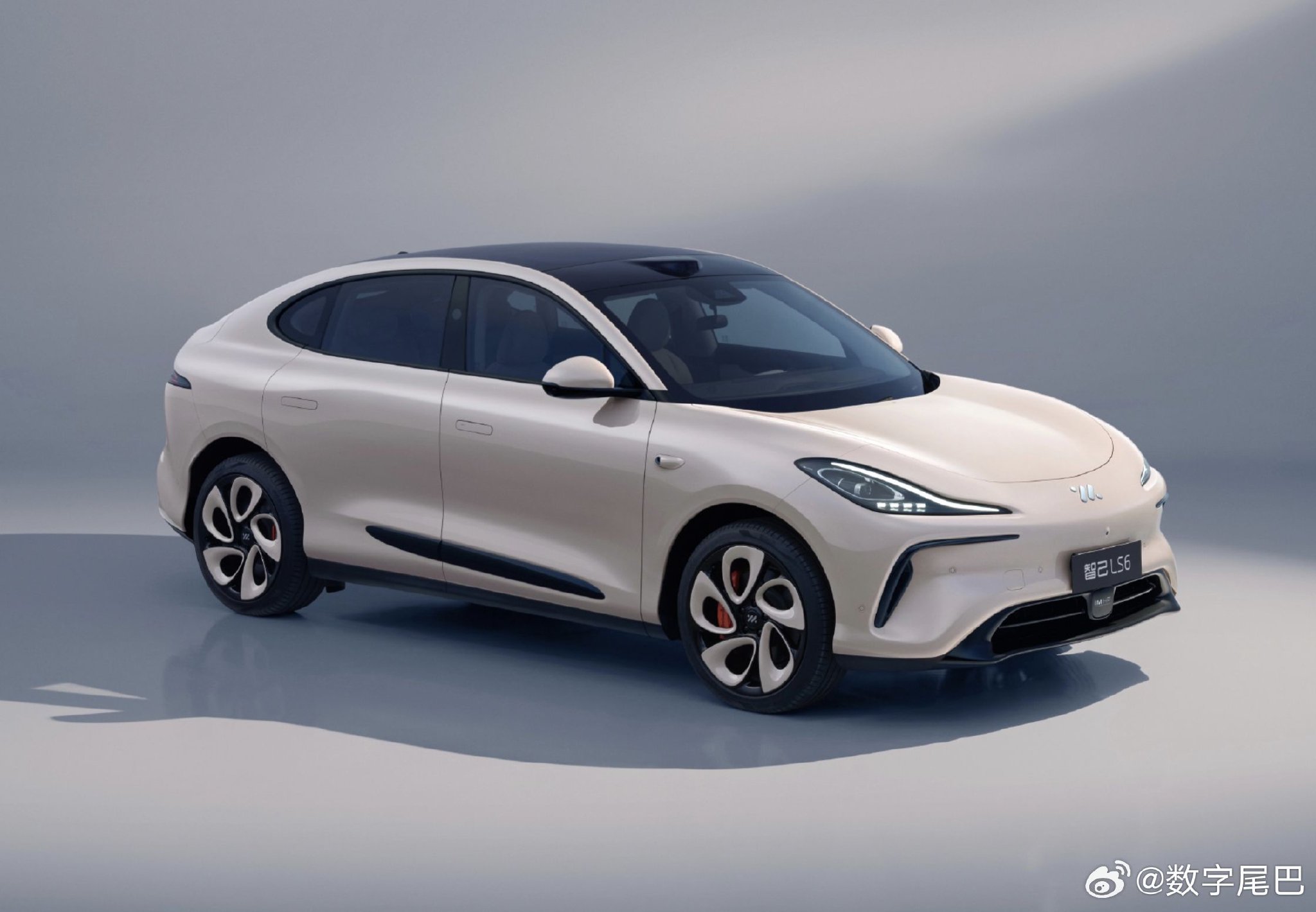 智己ls6汽车预售价2330万元今年10月交付
