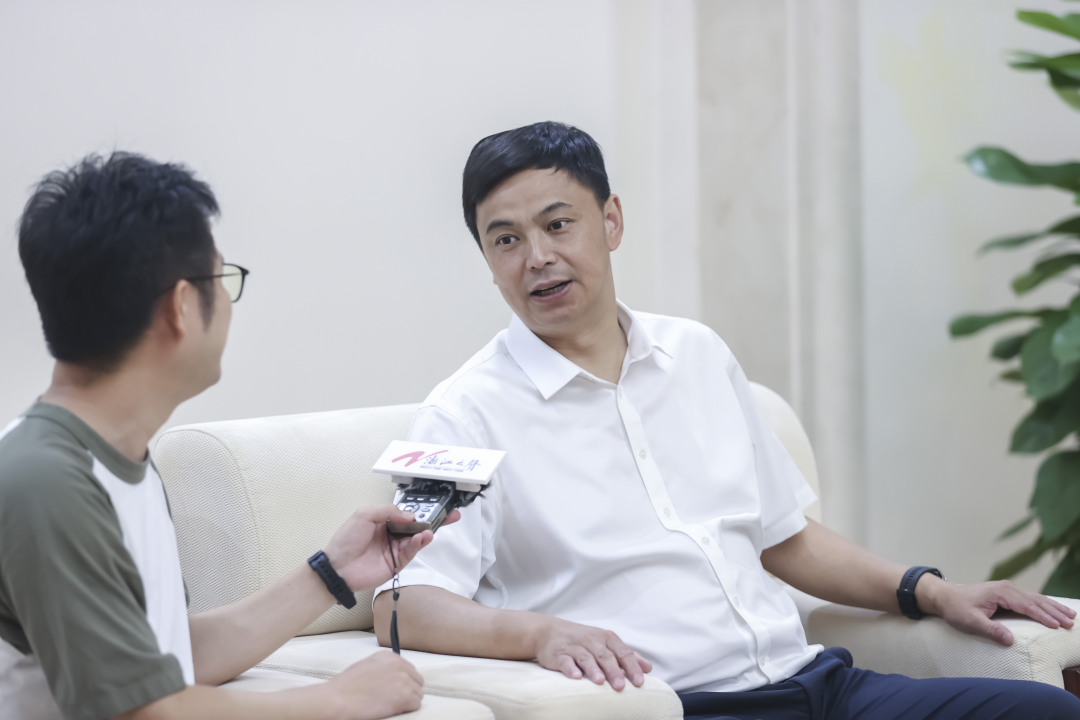 中共德清县委书记敖煜新接受浙江之声记者叶树刚专访