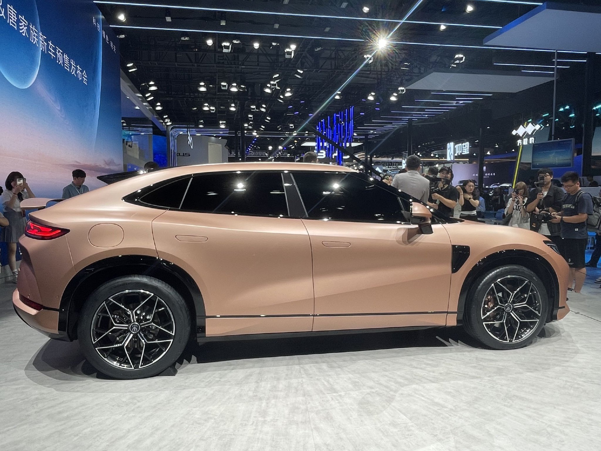 2023成都车展比亚迪宋l正式首发亮相