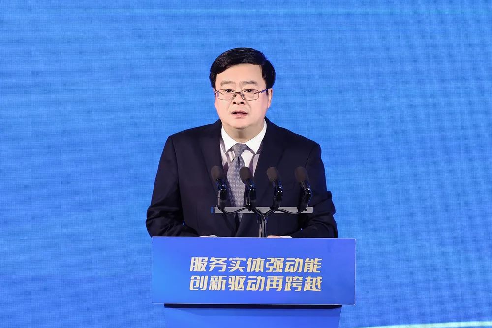 昆明市委书记刘洪建出席开幕式,昆明市委副书记,市长刘佳晨,中国