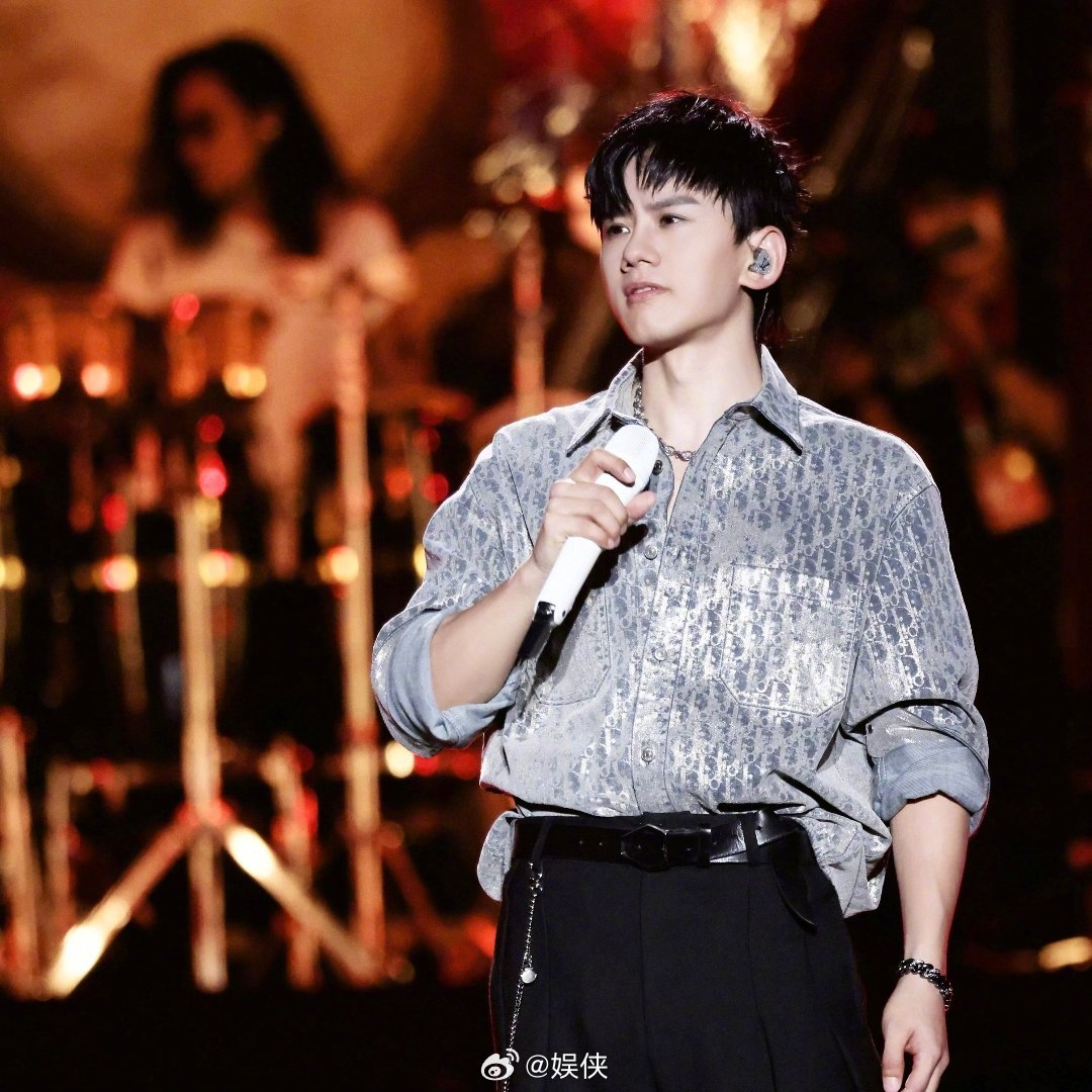 张杰今天的鸟巢演唱会来了好多艺人……|张杰|演唱会|鸟巢_新浪新闻