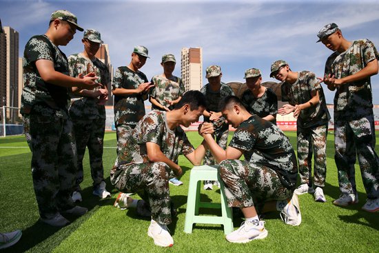 &nbsp;&nbsp;&nbsp;&nbsp;8月23日,济南市第三中学领秀校区,高一新生