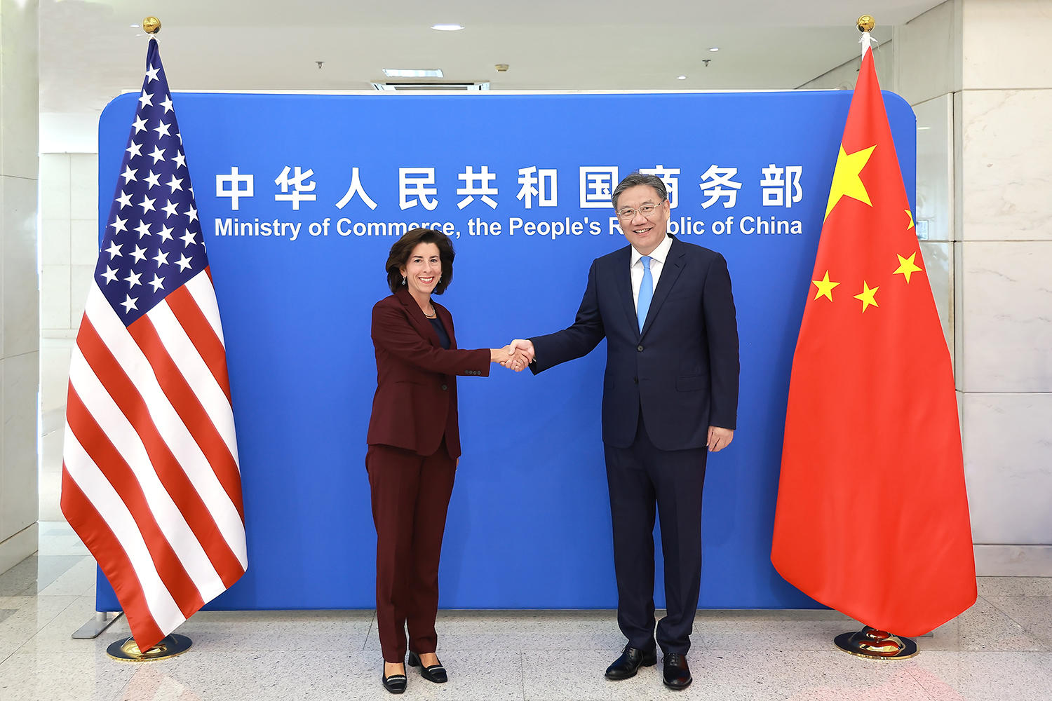 中美商务部长会谈,“成立工作组”外,还沟通了这些问题|中美|王文涛|雷蒙多_新浪新闻