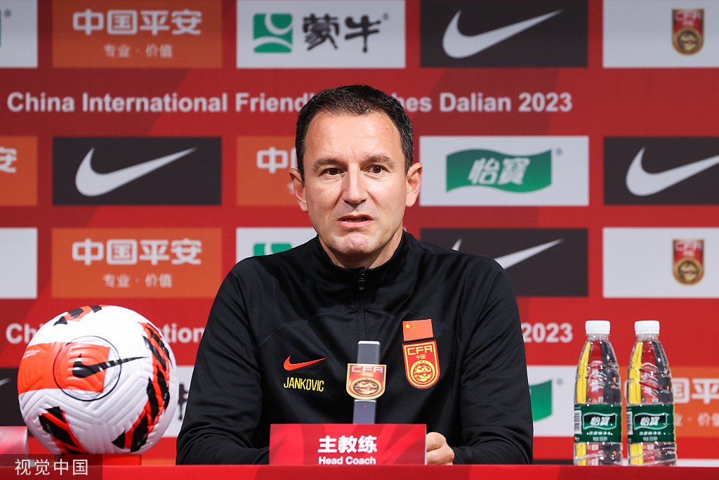 国足主帅扬科维奇.