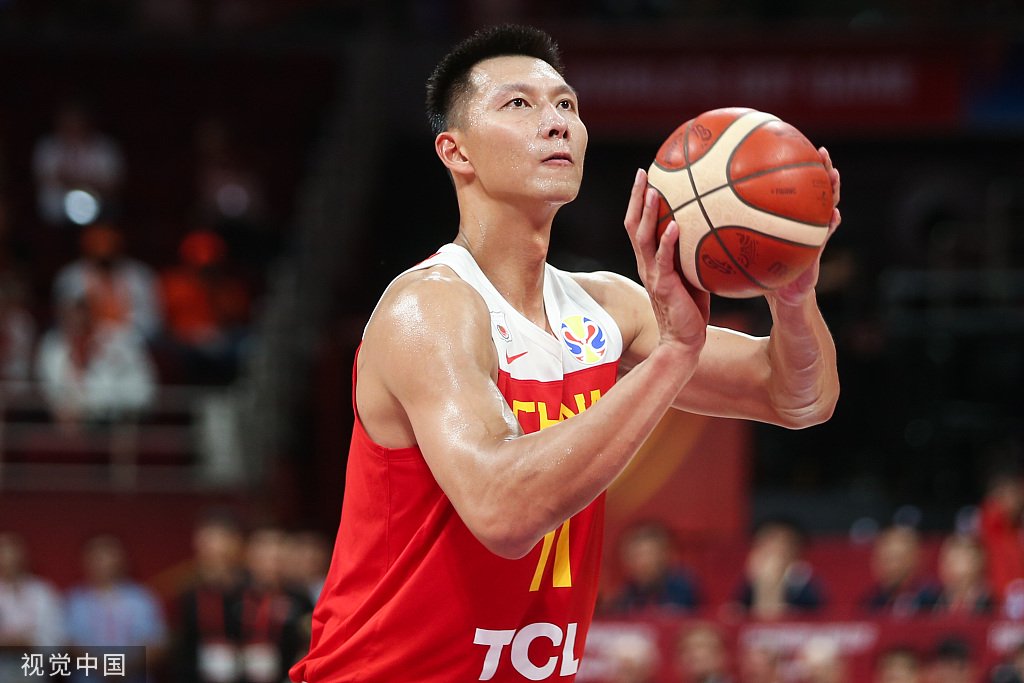 易建联在 世界杯赛 场上的崛相关图片2