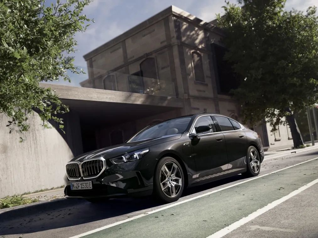 豪华C级标杆将换代，现款直降8万+，买新还是买旧？