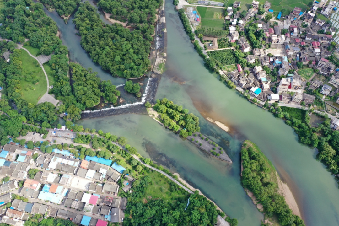 2019年6月30日,广西兴安县灵渠(无人机照片).图|新华社记者 周华 摄