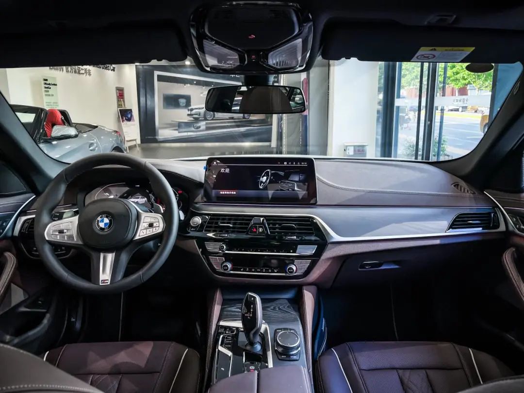 豪华C级标杆将换代，现款直降8万+，买新还是买旧？