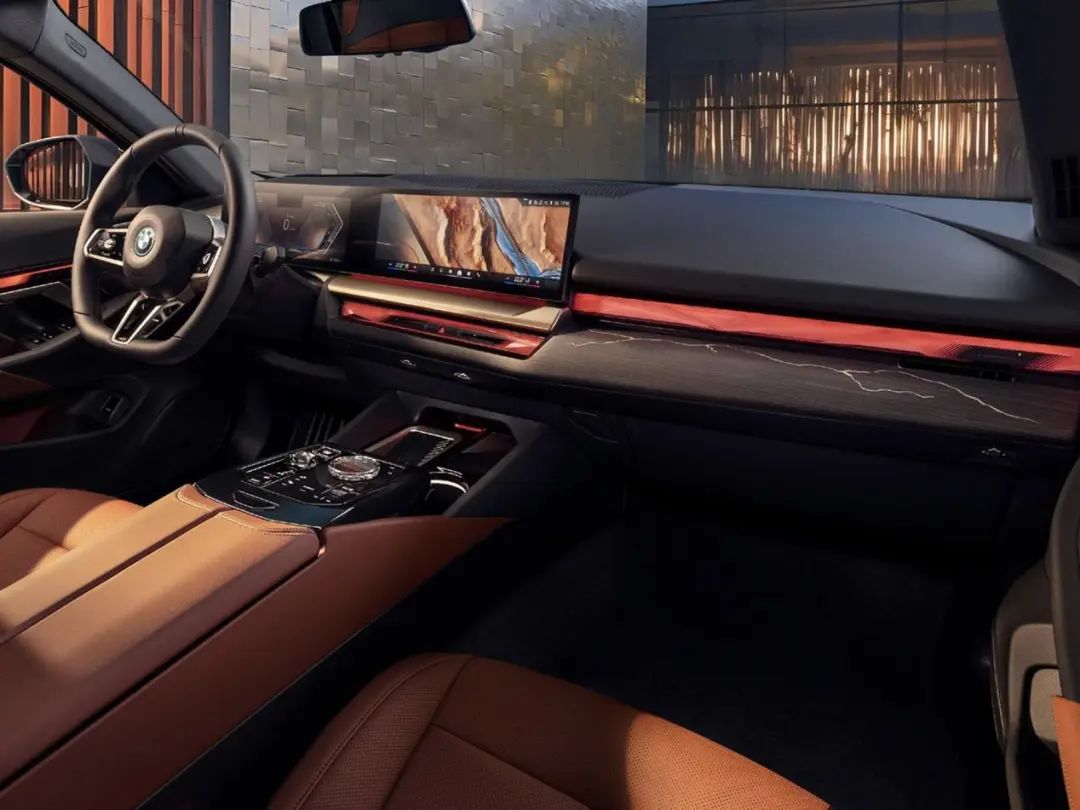 豪华C级标杆将换代，现款直降8万+，买新还是买旧？