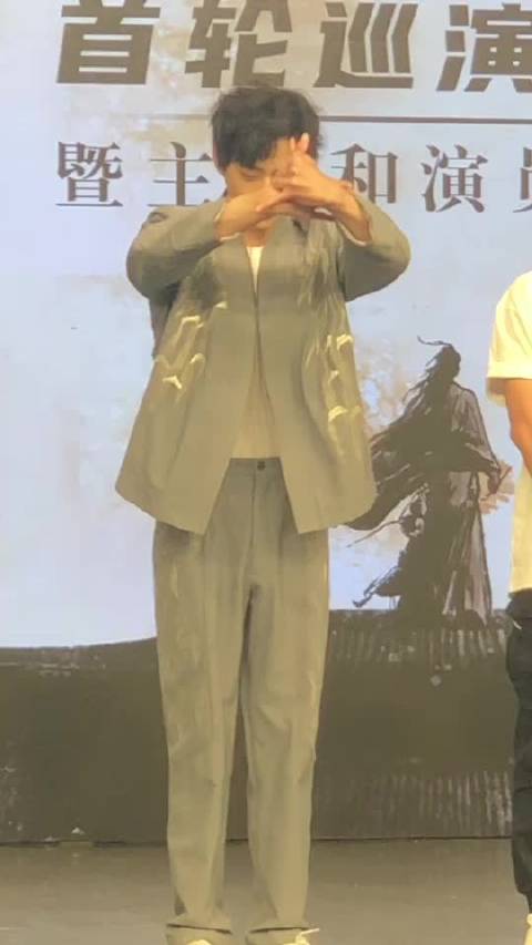 唐代男性怎么行叉手礼？|唐代|郑云龙|李白_新浪新闻