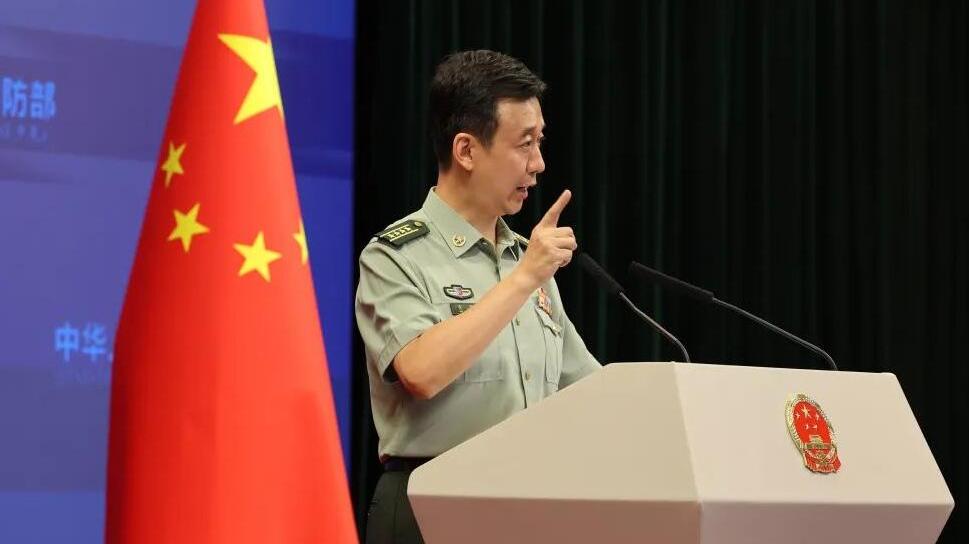 国防部举行例行记者会,国防部新闻局局长,国防部新闻发言人吴谦大校答
