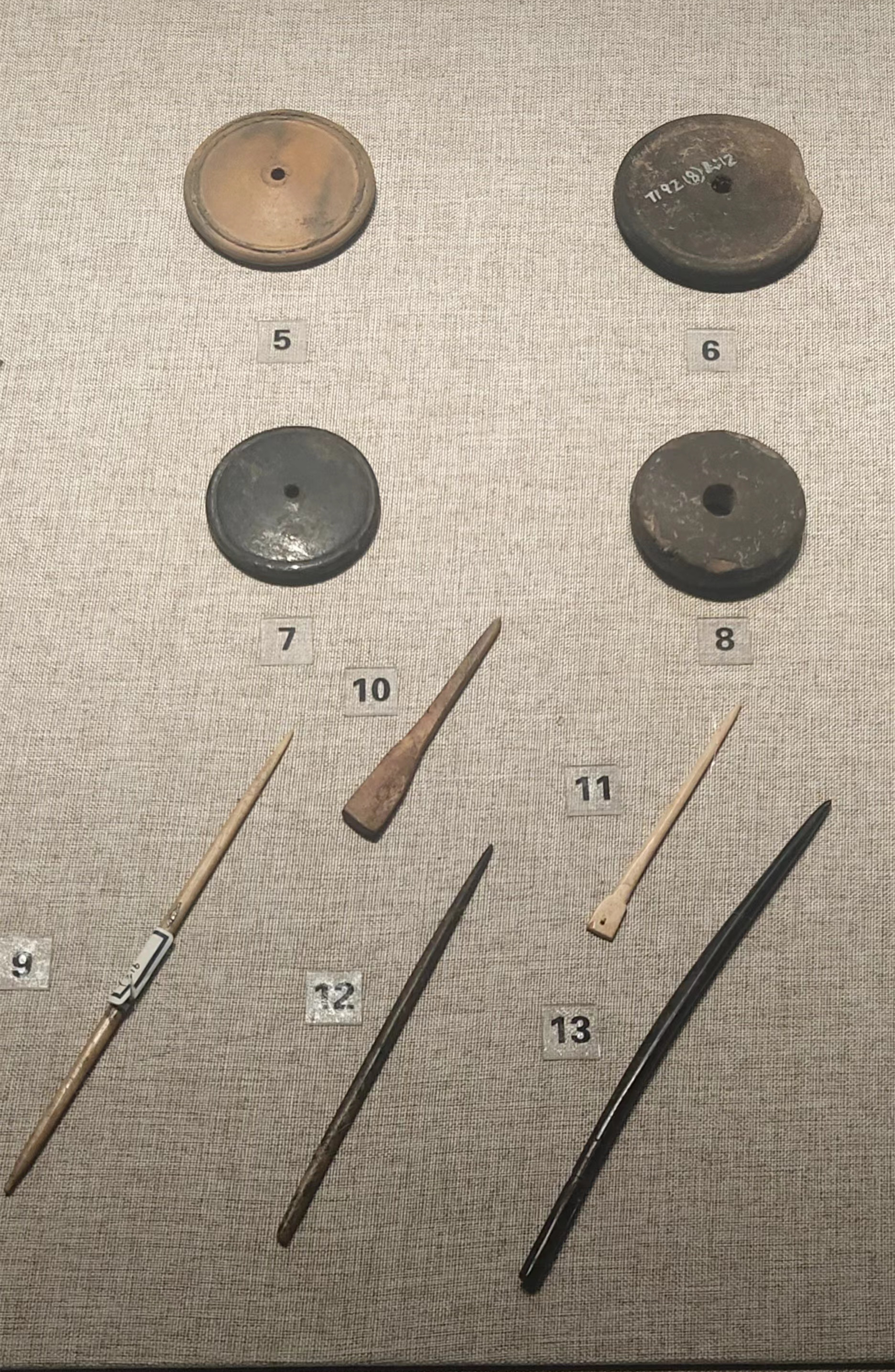 烧汤陶甗(yǎn)是"蒸锅"陶豆盛菜 陶钵盛饭△区别于仰韶文化的彩陶