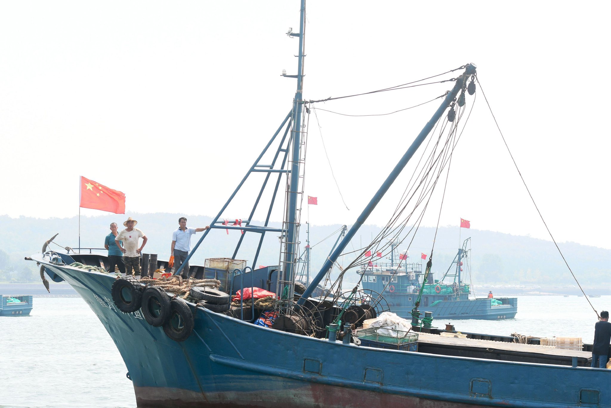 9月1日,青岛积米崖渔港,渔船出海进行秋捕.俞方平 摄
