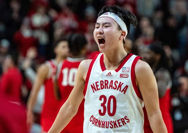 三分8中6揭秘日本库里高中锦标赛场均398分在步行者敲钟