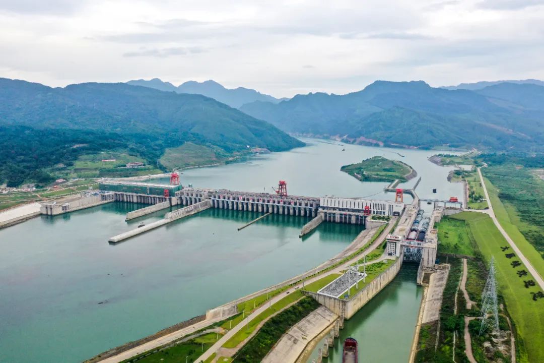 大藤峡水利枢纽位于广西桂平市的黔江河段,于2014年开工建设,是国家