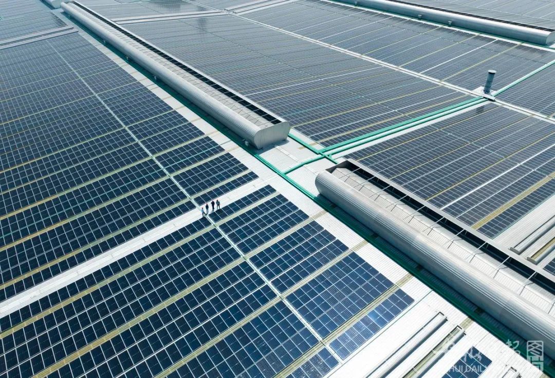 服务“东数西算”芜湖集群用电需求的“源网荷储”一体化平台。来源:视觉安徽 肖本祥 摄