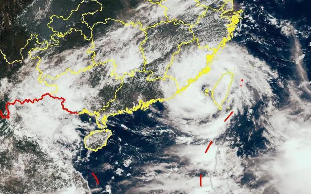 9月4日11时53分,"海葵"的卫星影像 中央气象台风云4a真彩色卫星云图