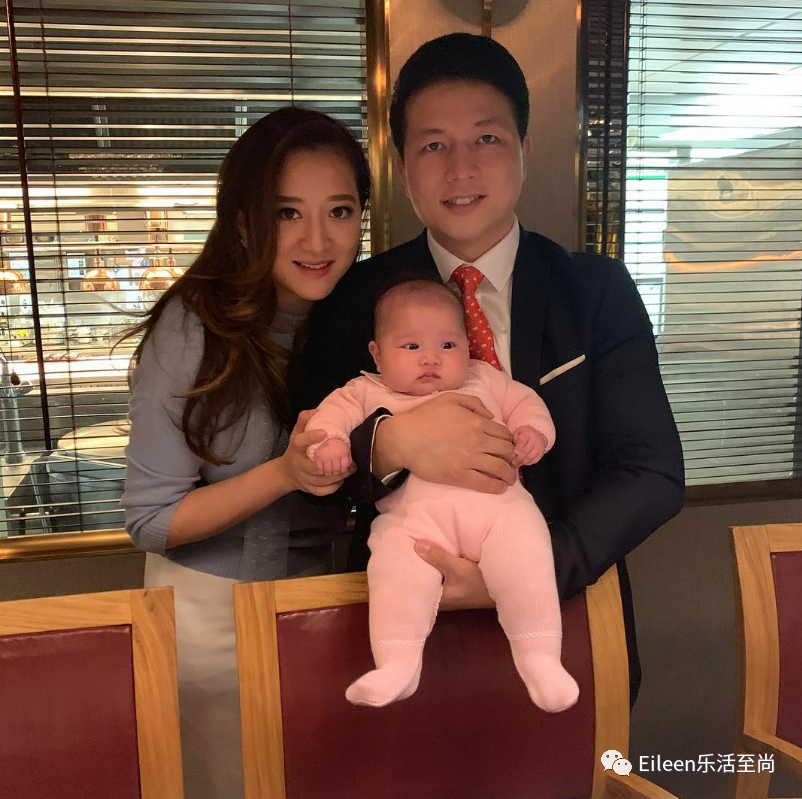 邱咏贤在社交媒体上更新的照片并不多,但大部分时刻,都有许清池的存在