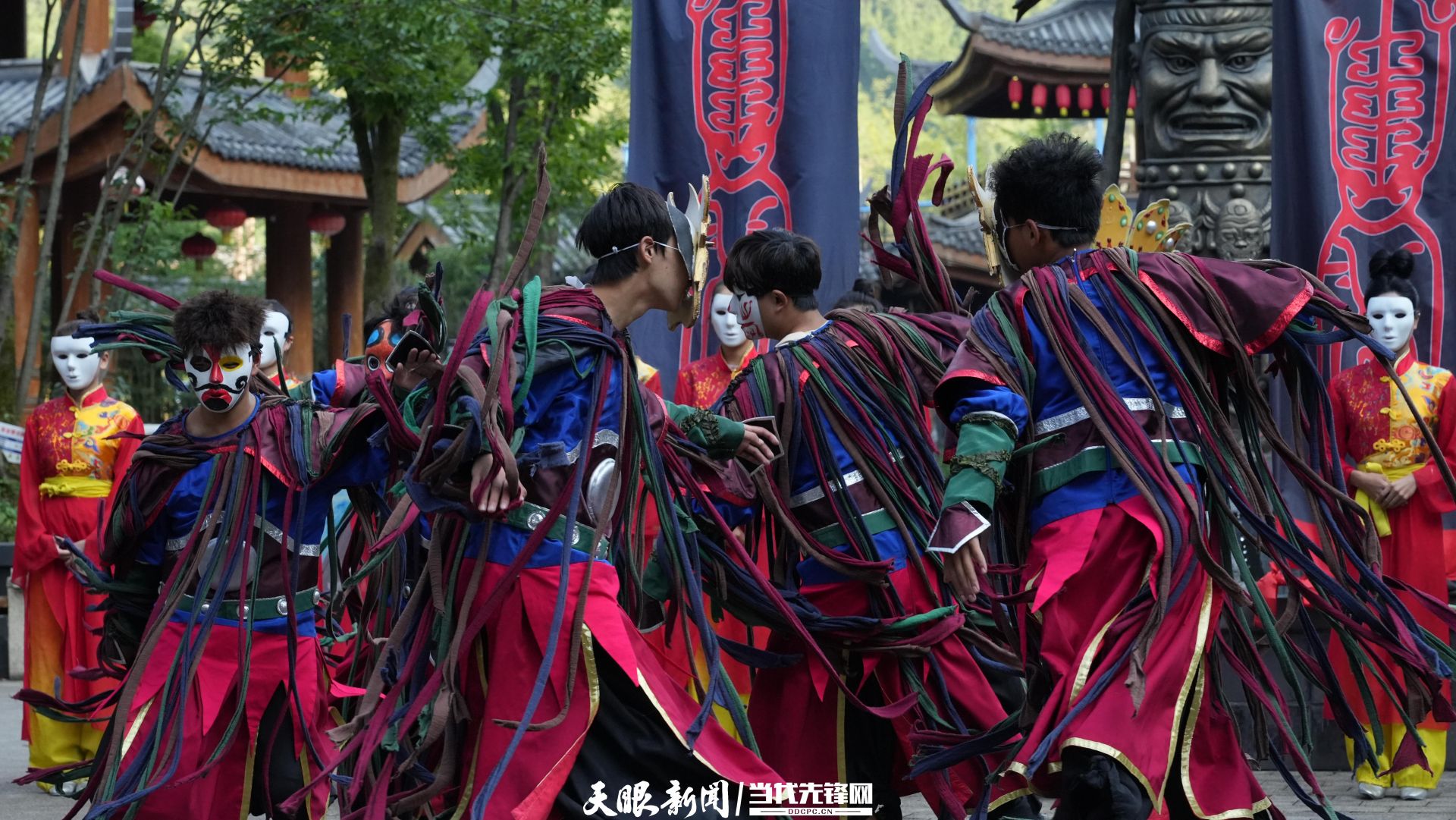 多彩民族有多彩|傩戏里的道真,道真里的仡佬族|舞狮|傩戏|贵州省_新浪新闻