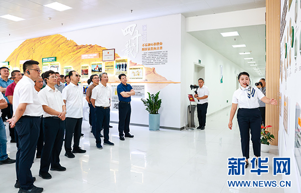 新华网发(吉昊摄)6969中国烟叶公司总经理陈江华表示,贵州烟草