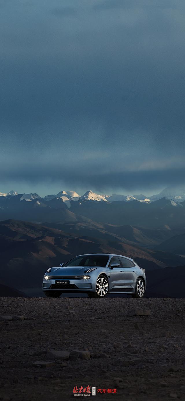 汽车频道"壁纸上新"栏目迎来9月更新,本期主角是极氪001.
