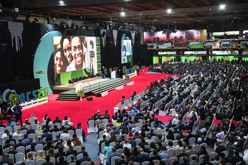 9月4日,在肯尼亚内罗毕,与会代表参加首届非洲气候峰会开幕式.