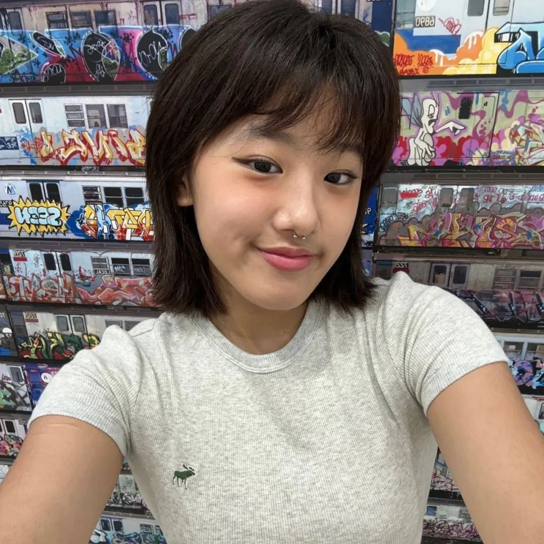 继黄多多穿泳衣被骂后,终于轮到贾静雯的女儿了