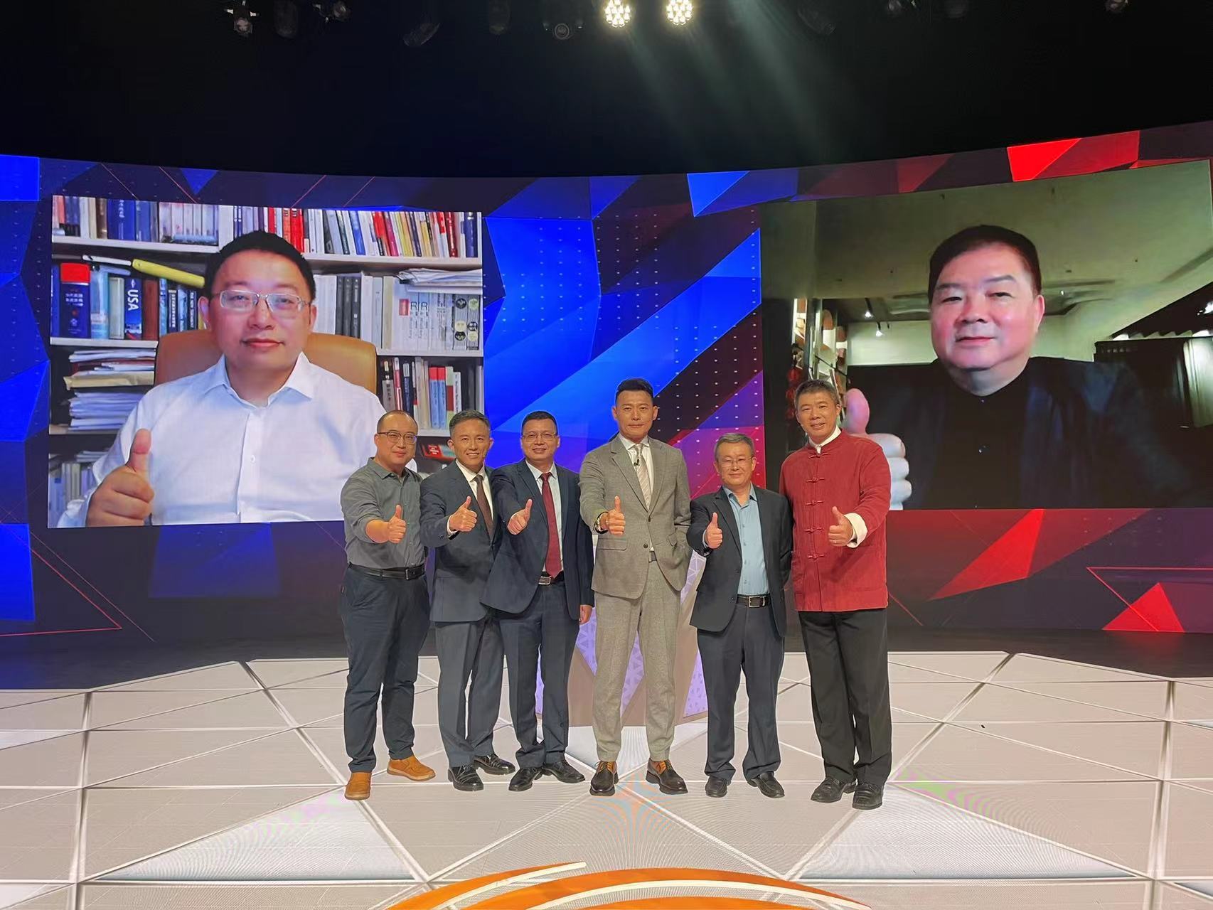 昨天凤凰卫视播出了新一期《一虎一席谈》……|华为|祖坟|小日子|中华文明|中专_新浪新闻