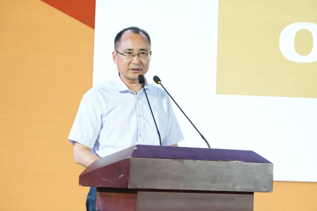 遵义市委常委,仁怀市委书记 芦忠于