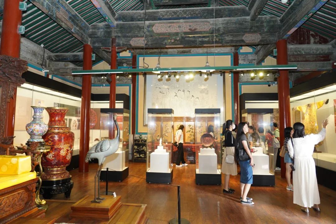 在承恩寺院落的西北角,坐落着燕京八绝博物馆雕漆大师工作室