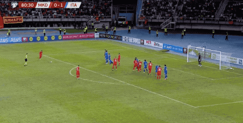 巴尔迪直接任意球扳平比分。