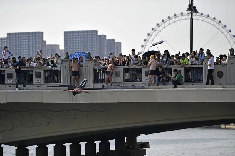 天津大爷跳水兴衰记