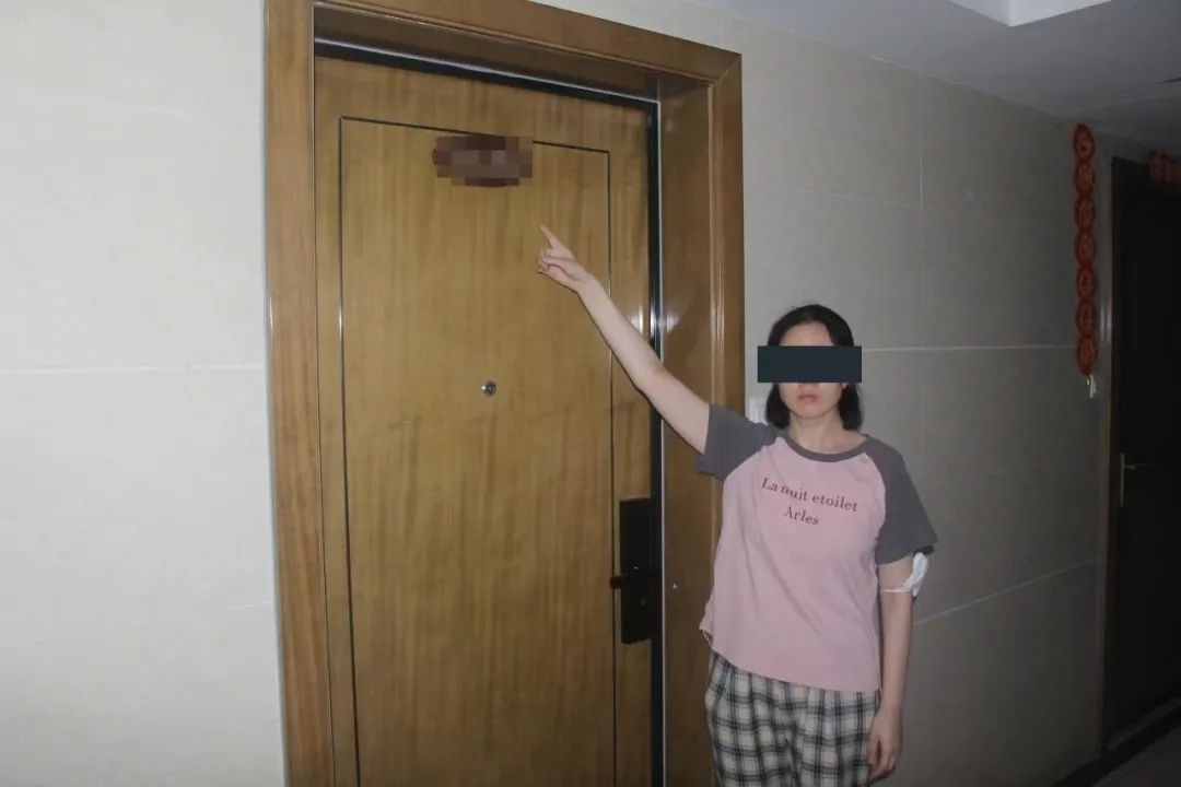 犯罪嫌疑人指认作案地点.