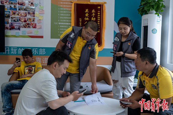 南宁一小区2.3元一级物业费，门禁坏一个月没人修？