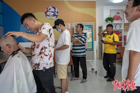 白沙镇：假期首日文旅火热 藿溪泛舟古韵留香