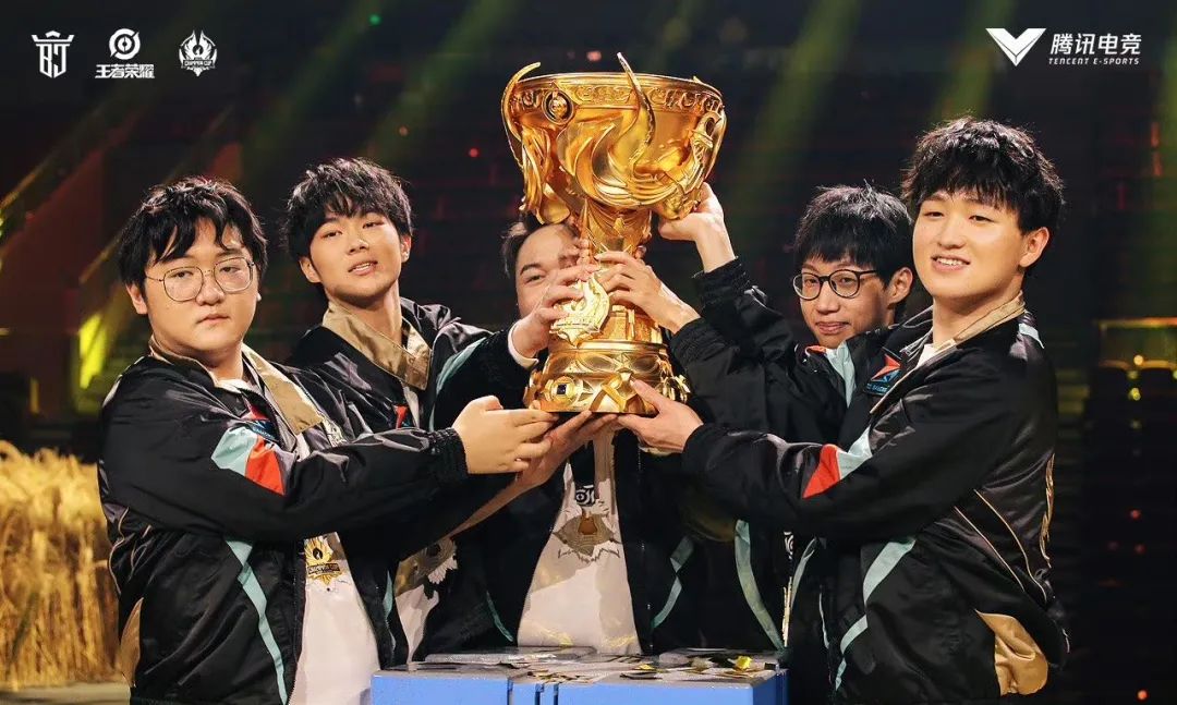 在作息规律之外,电子竞技比赛的细节规范也正向传统体育学习靠拢.