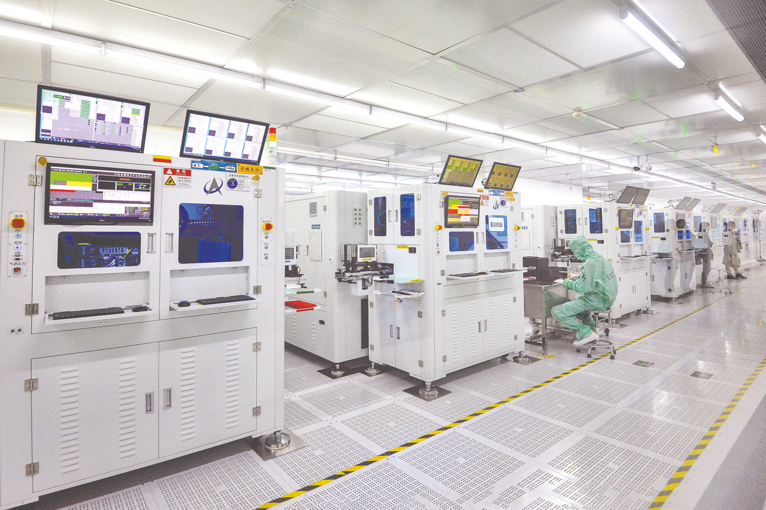 &nbsp;&nbsp;&nbsp;&nbsp;瑞声科技南宁光学模组厂区里的光学模组生产