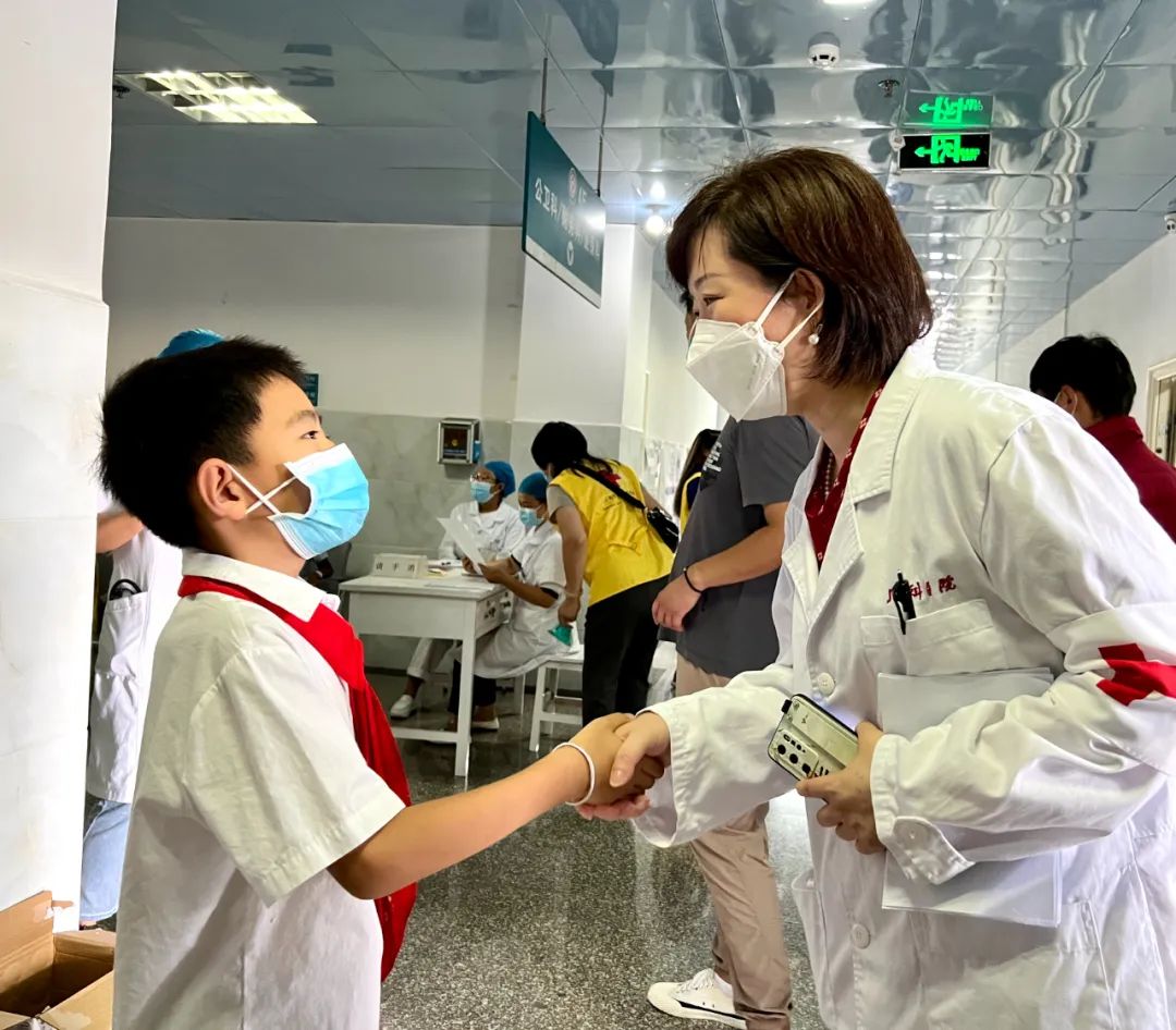 包含复旦大学医学院附属儿科医院黄牛随时帮患者挂号的词条