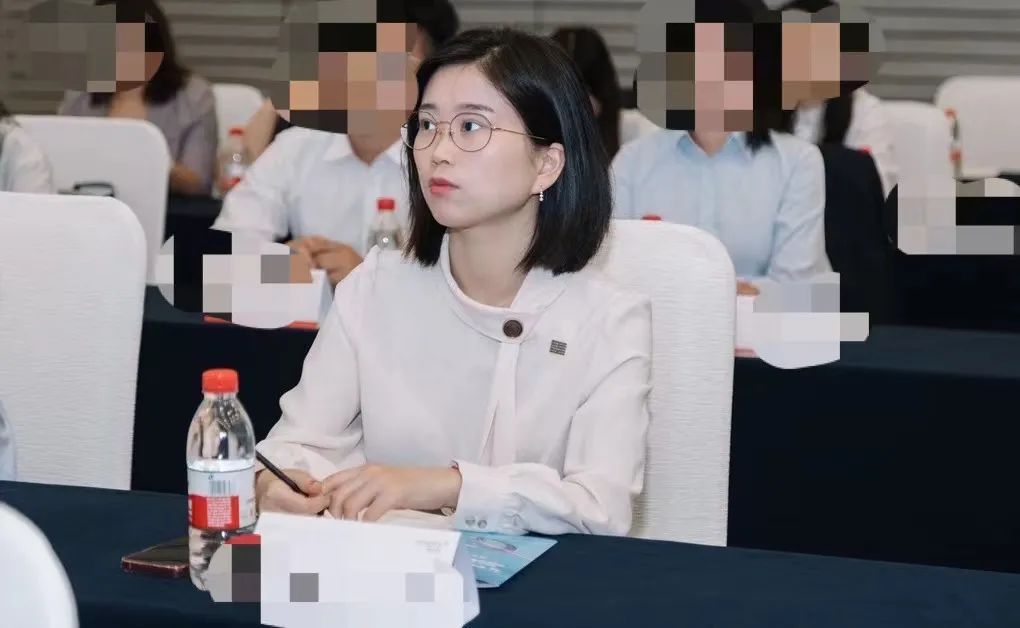 刘凌在律所挂证期间参加律所年中会议